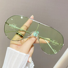(SilverFrameGreen)Klassische Pilotensonnenbrille aus Metall mit UV400-Schutz für Reisen und Aktivitäten Outdoor