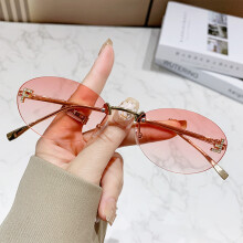 (GoldFrameGradientPink)Sommer-Sonnenbrille geometrisches elliptisches Gestell mit goldenen Metall- und Verlaufsgläsern für stilvolle