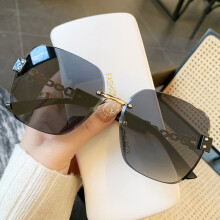(GoldFrameBlackGray)Moderne geometrische Sonnenbrille mit Metallgestell und grauen PC-Gläsern für Bühnenauftritte und Veranstaltungen