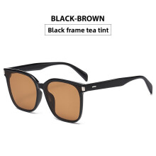 (BlackFrameBrownLens)Vintage eckige Sonnenbrille mit UV400 Schutz für modische Outdoor Reisen