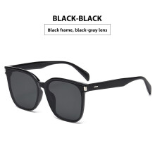 (BlackFrameGrayLens)Vintage eckige Sonnenbrille mit UV400 Schutz für modische Outdoor Reisen