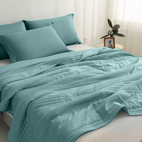Grüne, leichte Polyester-Steppdecke, 100 x 70 cm 1