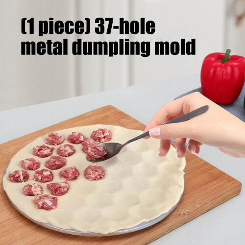 Professionelle Knödelform aus Aluminium mit 37 Löchern. Der 1