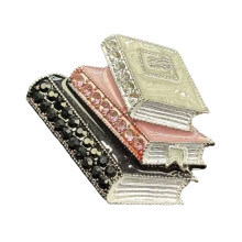 Kulturelle und literarische Emaille-Anstecknadel, Accessoire-4