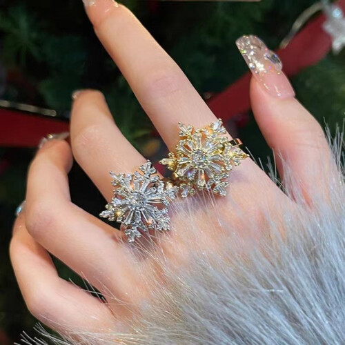 Sparkling Snowflake Design Ring with Zircon-  silver 1