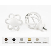 Hvid justerbar gardinstang 81-132 cm, 2,5 cm diameter, passer til vinduer 61-122 cm, snoet burende, kompatibel med standardbeslag