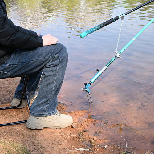 Rod Holder with Ground Stake for Secure Placement-black gold 2
