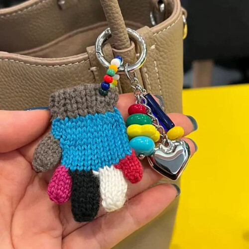 Vielseitiger Schlüsselanhänger mit Strickhandschuh-Anhänger-1 2