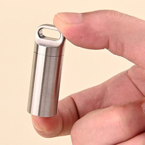 Veilig afsluitbare miniatuurcontainer geschikt-primaire kleur L 2