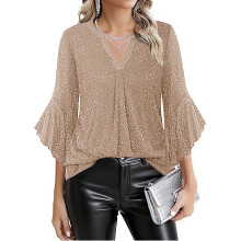 Blusa de mujer con cuello en V y mangas tres cuartos acampanadas con detalles en lámina dorada.