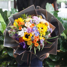 Soláthairtí Pacáistithe Bouquet Scannán Glóthach Airgid Galánta, Páipéar Fillte Bláthanna Uiscedhíonach Préimhe le haghaidh Ócáidí