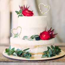 Topo de Bolo de Casamento, Bandeirinha Decorativa em Metal em Formato de Coração com Guirlanda de Pérolas para Decoração de Bolos com Tema de
