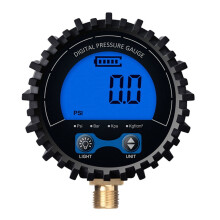 Digital gastrycksmätare med M11-skruvgänga och gummiskydd. Mätområde upp till 200 psi. Noggrannhet: 1 %.