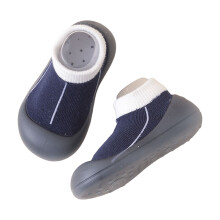 Set met sokjes en schoentjes voor babyjongens – Zachte, antislip peutersneakers en vloersokken, geschikt voor pasgeborenen en kruipende baby's.