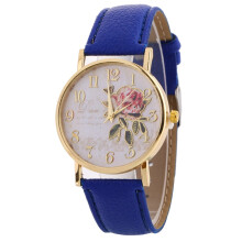 Dameshorloge met Arabische cijfers, rozenbloem, ronde wijzerplaat, kunstleren band en quartz uurwerk.