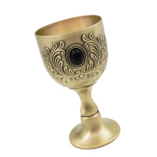 Antiker Schnapsglas-Weinbecher mit geprägten Edelsteinen für-1