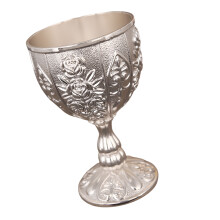 Elegantes dekoratives Trinkgefäß aus Metall mit bequemem-Silber