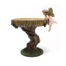 Alimentador de pássaros decorativo em resina sintética com formato de fada das flores, ideal para jardim, quintal ou pátio.