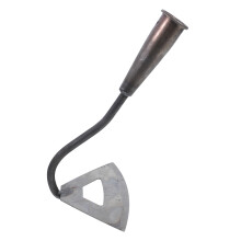 gereedschapshou hardhout holle gaten voor onkruid en planten