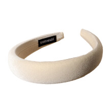 Leuk ontworpen damesaccessoire: fluwelen hoofdband voor feestjes, concerten en werk. Antislip, retro design en gevuld met spons voor extra comfort op