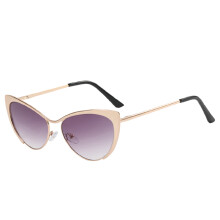 Sexede, moderigtige katteøjebriller med klare linser, let og trendy stel til kvinder til hverdagsbrug og et stilfuldt look
