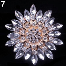 Broche de boda/ramo de novia de aleación brillante con diamantes de imitación en forma de flor, color blanco.
