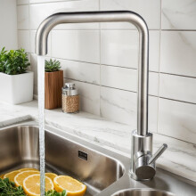 Keukenkraan van geborsteld roestvrij staal met gemengde warm- en koudwateruitloop, taps toelopend, enkele hendel, geschikt voor 1-gats installatie