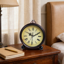 Vintage Analog Alarm Clock, Silent Desk Clock with Night Light, Battery Operated – Compatible with Bedroom, Living Room, Bedside, Table (5.31x6.1in)