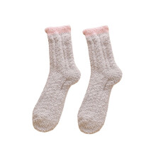 Zachte microvezel wintersokken voor dames, ideaal om thuis te dragen.