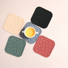 Placemat 1-Pack Silicone Heat Insulation Placemats 7.1x7.1" Non-Slip Hot Pot Pads for Kitchen Table Countertop(Black)