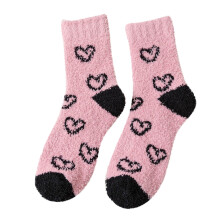 Warme en knusse Valentijnscadeaus voor haar, vriendin, vrouw of andere vrouwen - pluizige, zachte, roze sokken met hartjesmotief, één maat.