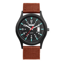Militærur til mænd: Sport tekstil nylonrem stilfuldt ur lysende modeure analog skærm kvarts vandtæt casual armbåndsur