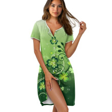 Elegant nattkjole med korte ermer og knapper foran, rund hals, grønt kløvertrykk – kompatibel med St. Patricks dag, størrelse 3XL