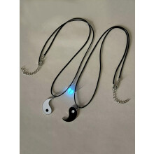 2pcs Couple Yin Yang Pattern Glow In The Dark Love Magnetic PU Chain Charm-default
