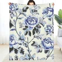 Blue Flower Flannel Blanket, 40x50in, Soft & Warm for Bed, Sofa, Travel, Camping – Multi-purpose Gift – Compatible with All Seasons