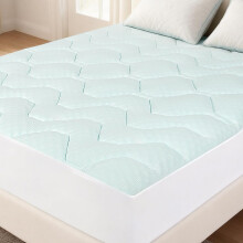 Lavio Memory Foam Mattress Topper Small Double Bed, Mattress Cover Pad with Extra Deep Pocket, Breathable Mattress Cover, 122x190x3cm, White