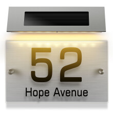 Placa de número residencial com luz e energia solar para decoração externa, em aço inoxidável multicolorido.