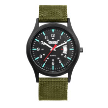 Militærur til mænd: Sport tekstil nylonrem stilfuldt ur lysende modeure analog skærm kvarts vandtæt casual armbåndsur