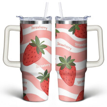 Erdbeerbecher (887 ml) mit Henkeldeckel und Strohhalm – Doppelwandiger, vakuumisolierter Edelstahlbecher, süßes Geschenk für Frauen, Männer und
