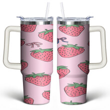 Erdbeer-Schleife 30oz Becher mit Henkel, Deckel und Strohhalm – Edelstahl, vakuumisoliert – Süßes Geschenk für Frauen, Männer und Freunde –