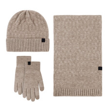 Kindermuts, sjaal en handschoenenset, modieuze driedelige set voor buitenactiviteiten met babykleding.