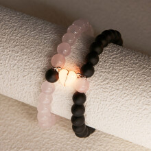2pcs Elegant Glowing Heart Magnetic Beaded Bracelets – Black & Pink, Elastic Glass Wristbands, Compatible with Daily Wear & Gifts