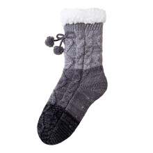 Comfortabele sokken met schattige pompons en antislipzool voor warme en behaaglijke winterse binnensokken. Unisex gebreide huissokken.