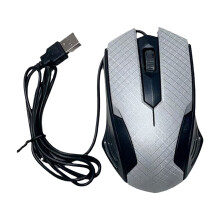 Zilverkleurige bedrade muis met snelle respons en robuuste constructie voor desktop- en laptopcomputers.
