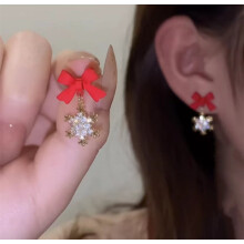Kerstoorbellen in druppelvorm voor dames | Gouden oorbellen met sneeuwvlokjes en sterretjes | Hypoallergene, lichtgewicht sieraden met ornamenten