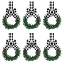 Mini guirlanda de Natal com laço de frutas vermelhas e estampa xadrez para decorar armários de cozinha, janelas e portas. Decoração festiva para