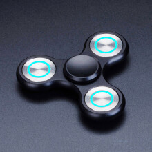 Μεταλλικό φωτιζόμενο Fidget Spinner με LED - Μπομπονιέρα για πάρτι με άφθονο φως
