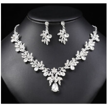 Wunderschönes Brautschmuck-Set für Damen: Halskette mit Zirkonia im Marquise-Schliff, tropfenförmigem Blattcluster, Y-förmige Ohrringe,