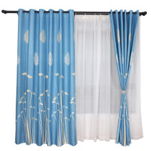 Rideaux occultants bleus élégants, résistants au vent, pour une ambiance chaleureuse à la maison.