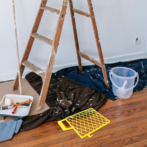 Compact Yellow Plastic Paint Screen with Tray Partition for Organized Storage 1